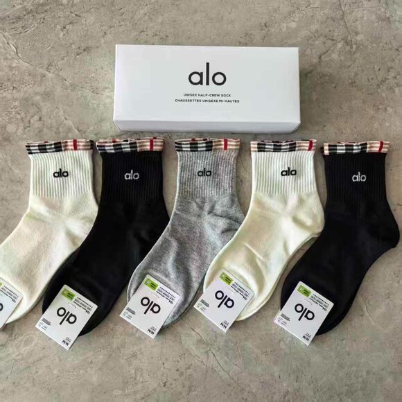 A10- ALO Yoga Women's Athletic Half-Crew Socks 5-Pair Boxed Set - Plaid Trim